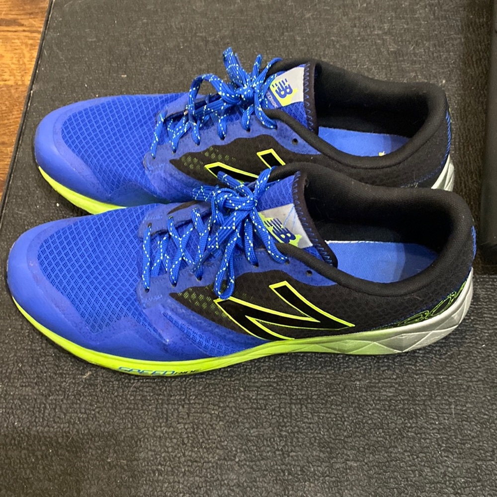 Mens new balance sneakers size 11